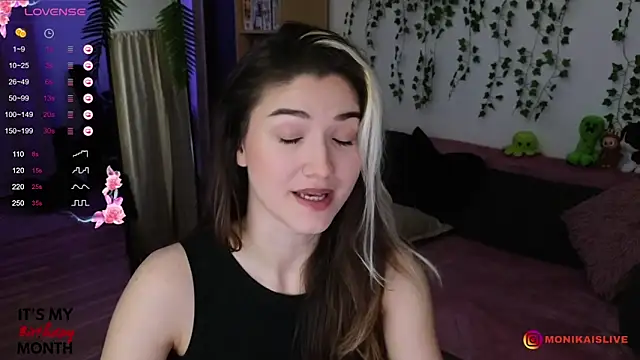 Snapshot of monikavenom chatting on September 9, 10:09 pm monikavenom online show from September 9, 10:09 pm