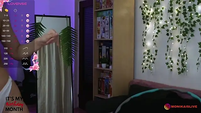 Snapshot of monikavenom chatting on September 13, 12:21 am monikavenom online show from September 13, 12:21 am