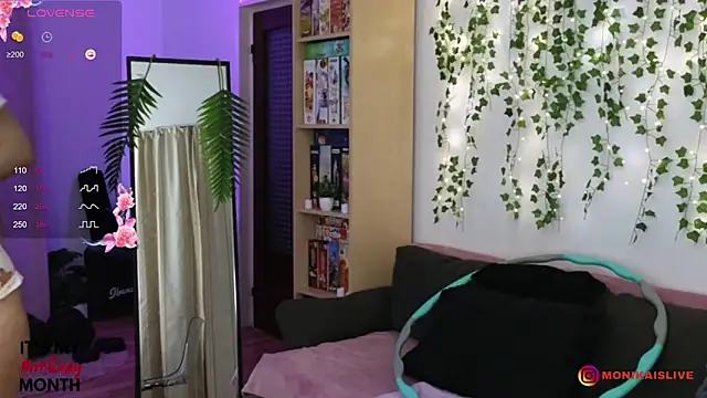 Snapshot of monikavenom chatting on September 15, 1:16 am monikavenom online show from September 15, 1:16 am