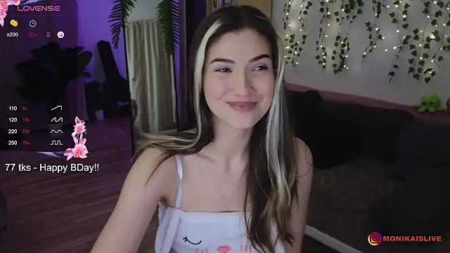 Snapshot of monikavenom chatting on September 20, 8:10 pm monikavenom online show from September 20, 8:10 pm