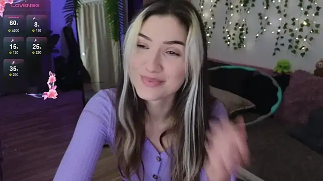 Snapshot of monikavenom chatting on September 30, 1:54 am monikavenom online show from September 30, 1:54 am