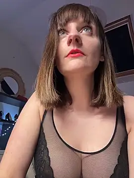 Snapshot of victoirenextdoor chatting on December 17, 7:42 pm victoirenextdoor online show from December 17, 7:42 pm