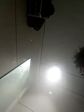 Snapshot of Exhibitionist1508 chatting on November 6, 3:40 am Exhibitionist1508 online show from November 6, 3:40 am