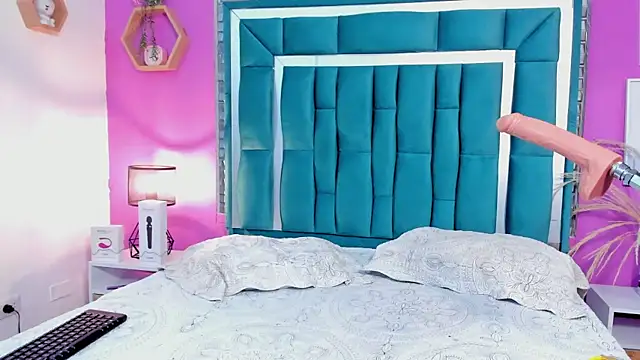 Snapshot of LORENSCOLLINS chatting on January 17, 10:23 pm LORENSCOLLINS online show from January 17, 10:23 pm