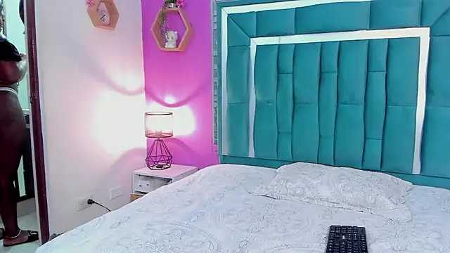 LORENSCOLLINS online show from December 17, 8:48 pm