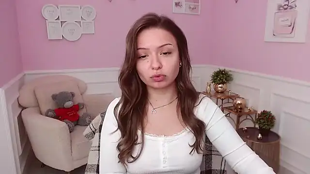 Snapshot of LucySkilar chatting on July 10, 4:28 am LucySkilar online show from July 10, 4:28 am