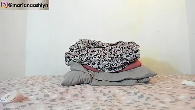 Melaniegirl17 online show from April 29, 5:30 pm