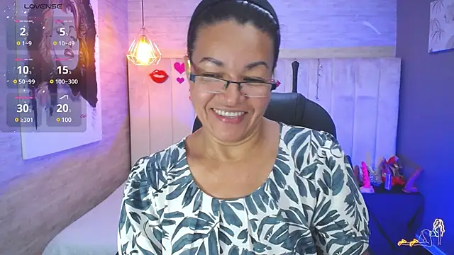 Snapshot of MaturePure chatting on February 7, 9:26 pm MaturePure online show from February 7, 9:26 pm