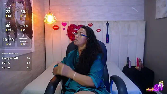 Snapshot of MaturePure chatting on February 13, 2:12 am MaturePure online show from February 13, 2:12 am