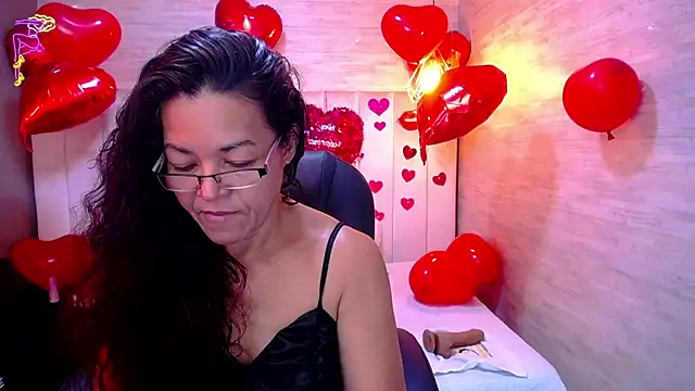 Snapshot of MaturePure chatting on February 16, 9:16 pm MaturePure online show from February 16, 9:16 pm