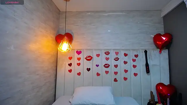 Snapshot of MaturePure chatting on February 26, 8:22 pm MaturePure online show from February 26, 8:22 pm