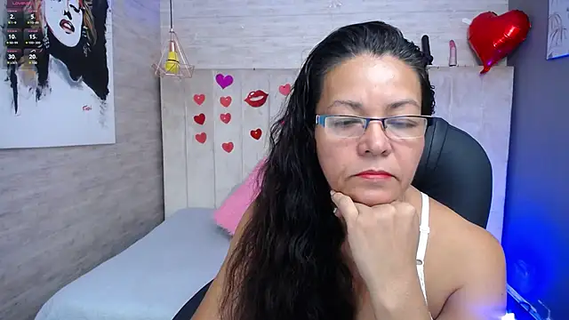 Snapshot of MaturePure chatting on March 8, 10:13 pm MaturePure online show from March 8, 10:13 pm