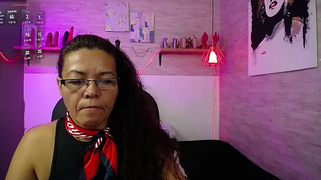 Snapshot of MaturePure chatting on September 22, 8:33 pm MaturePure online show from September 22, 8:33 pm