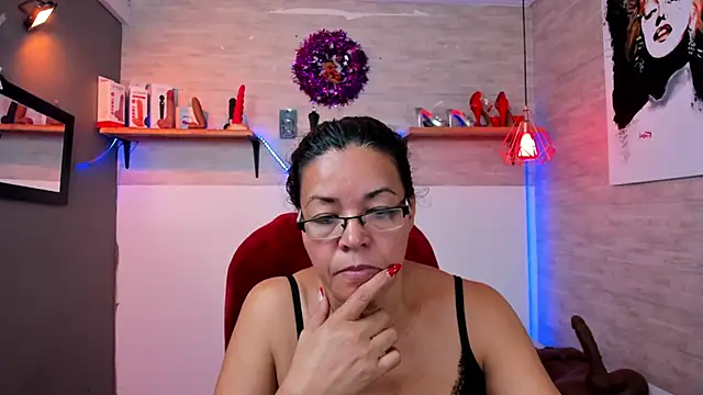 Snapshot of MaturePure chatting on December 14, 1:38 pm MaturePure online show from December 14, 1:38 pm