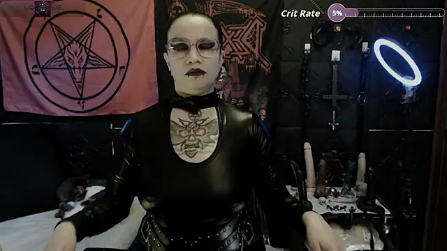 Snapshot of Evil_Queen_666 chatting on September 14, 6:56 am Evil Queen 666 online show from September 14, 6:56 am