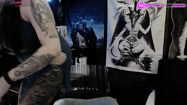 Evil Queen 666 online show from February 12, 7:36 am