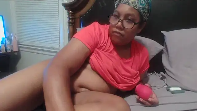 ebonyred online show from October 7, 1:47 am