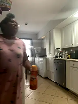 ebonyred online show from October 13, 1:33 pm