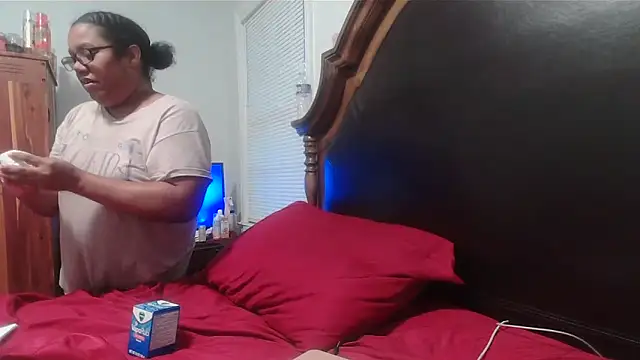 ebonyred online show from January 31, 7:23 pm