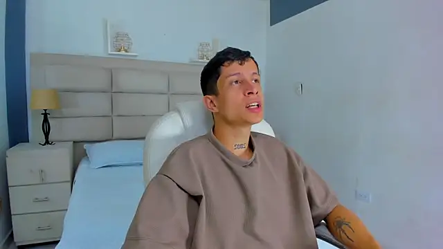 Snapshot of AgarEvans chatting on November 25, 4:23 am AgarEvans online show from November 25, 4:23 am