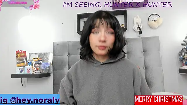 Snapshot of hey_noraly chatting on December 28, 1:28 pm hey noraly online show from December 28, 1:28 pm