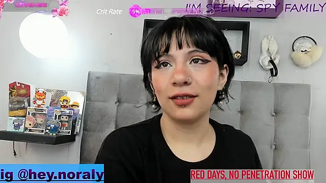Snapshot of hey_noraly chatting on January 4, 1:21 pm hey noraly online show from January 4, 1:21 pm