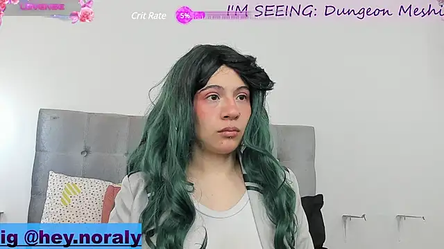 Snapshot of hey_noraly chatting on January 7, 1:24 pm hey noraly online show from January 7, 1:24 pm
