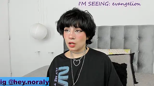Snapshot of hey_noraly chatting on February 10, 4:41 am hey noraly online show from February 10, 4:41 am