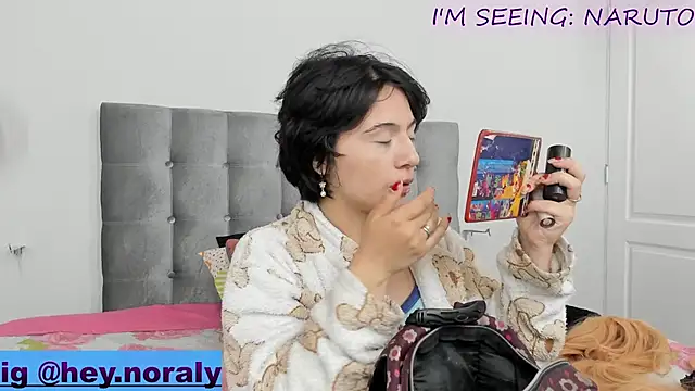 Snapshot of hey_noraly chatting on March 14, 4:10 am hey noraly online show from March 14, 4:10 am