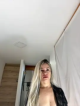 Snapshot of nicole_valencia_ chatting on February 16, 9:15 am nicole valencia online show from February 16, 9:15 am