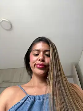 MelissaWaltton online show from August 4, 10:01 pm