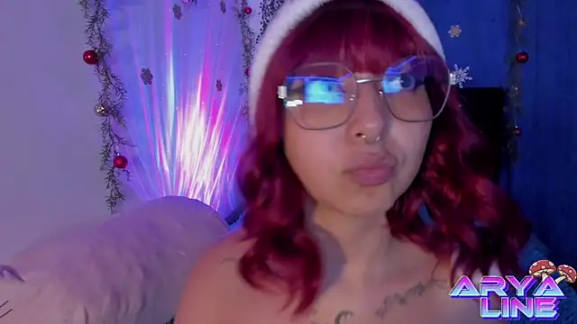 Snapshot of arysUwU chatting on December 24, 1:49 am arysUwU online show from December 24, 1:49 am