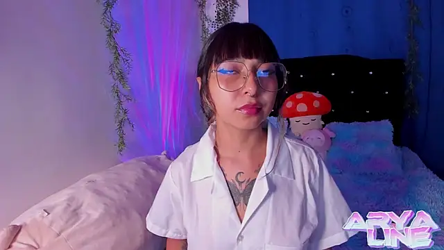 Snapshot of arysUwU chatting on January 12, 1:42 am arysUwU online show from January 12, 1:42 am