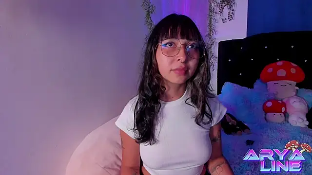 Snapshot of arysUwU chatting on January 14, 1:58 am arysUwU online show from January 14, 1:58 am