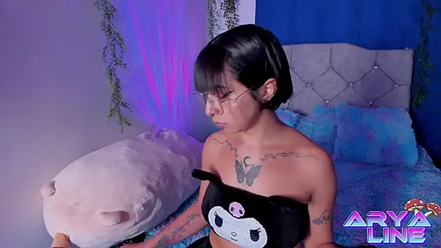 Snapshot of arysUwU chatting on March 21, 5:32 am arysUwU online show from March 21, 5:32 am