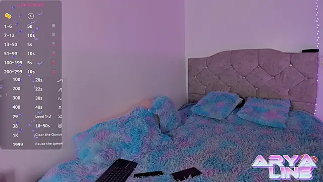 Snapshot of arysUwU chatting on November 7, 1:27 am arysUwU online show from November 7, 1:27 am