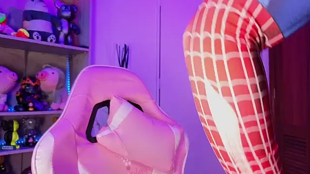 EmilyMiller  online show from January 16, 6:01 pm