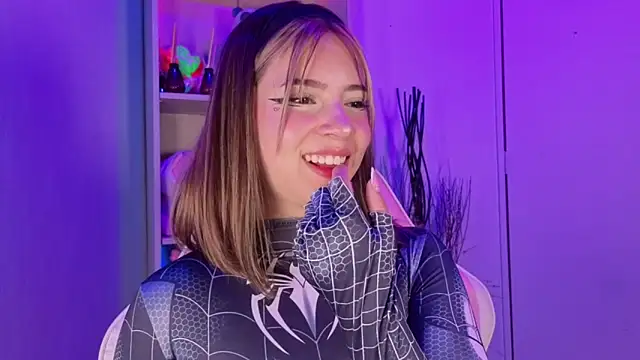 EmilyMiller  online show from February 28, 4:19 pm