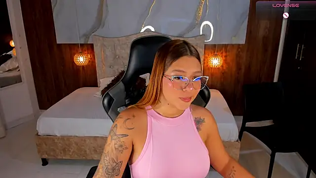 mia 18v online show from May 22, 8:14 pm