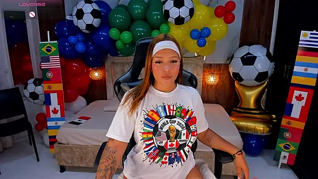 mia 18v online show from June 12, 8:08 pm