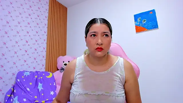 Soyqueen online show from May 24, 11:59 am
