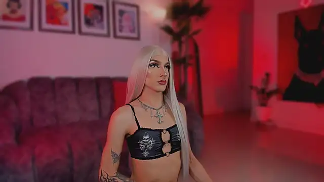 Taylor  foxxx online show from April 25, 6:05 am