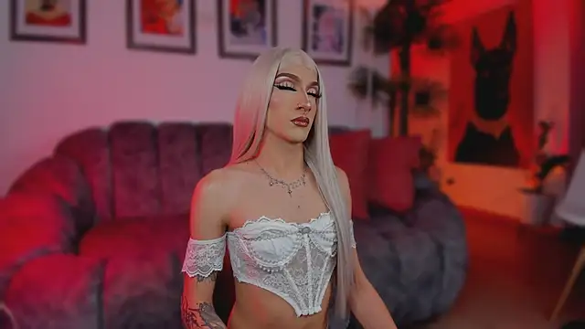 Taylor  foxxx online show from June 13, 6:22 am