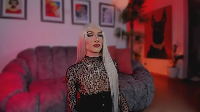 Taylor  foxxx online show from June 16, 6:16 am