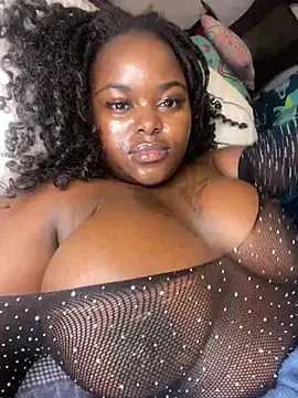 Snapshot of Honeycoco0211 chatting on February 17, 5:21 pm Honeycoco0211 online show from February 17, 5:21 pm