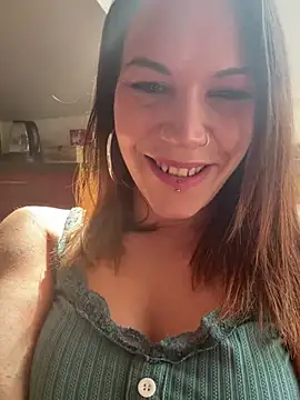 Snapshot of Lady_Knaller chatting on March 8, 11:37 am Lady Knaller online show from March 8, 11:37 am