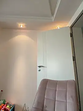 Snapshot of Lady_Knaller chatting on March 12, 9:34 am Lady Knaller online show from March 12, 9:34 am