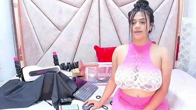 Snapshot of Deisy_Torres chatting on December 25, 9:54 pm Deisy Torres online show from December 25, 9:54 pm