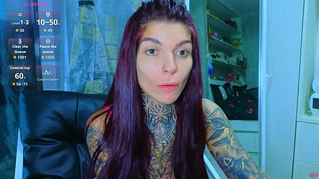 Snapshot of tattooedBabyy chatting on June 3, 2:33 pm tattooedBabyy online show from June 3, 2:33 pm