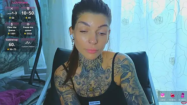 Snapshot of tattooedBabyy chatting on June 28, 8:20 am tattooedBabyy online show from June 28, 8:20 am